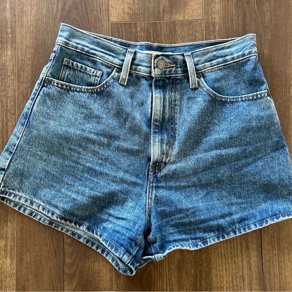 Women’s Levi’s Shorts